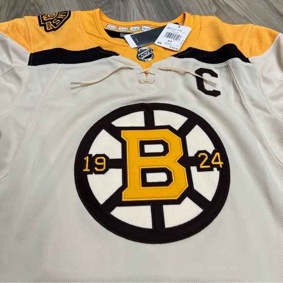 Adidas Boston Bruins Patrice Bergeron 100th Men’s 44 Hockey Jersey IM8290 $230 - Picture 2 of 9